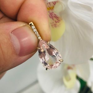 14k Natural Morganite 5.95ct and natural diamond pendant.